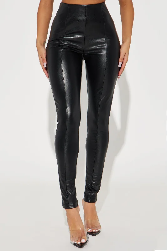 Backin' It Up Faux Leather Leggings - Black