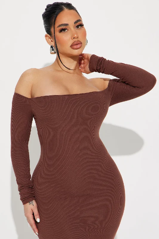 Becky Ribbed Maxi Dress - Brown