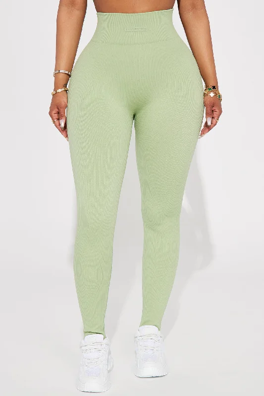 Effortless Triton Ribbed Seamless Stirrup - Sage