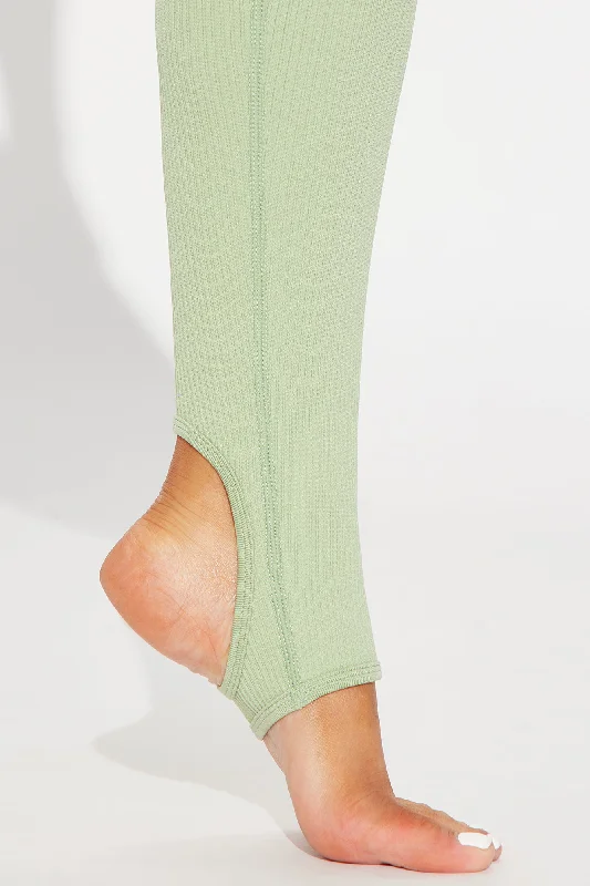 Effortless Triton Ribbed Seamless Stirrup - Sage