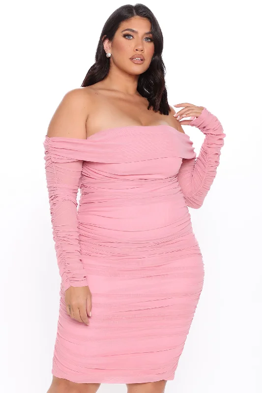 Ready In A Ruched Off Shoulder Midi Dress - Pink