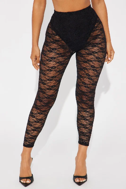 Sneak A Peak Lace Capri Legging - Black