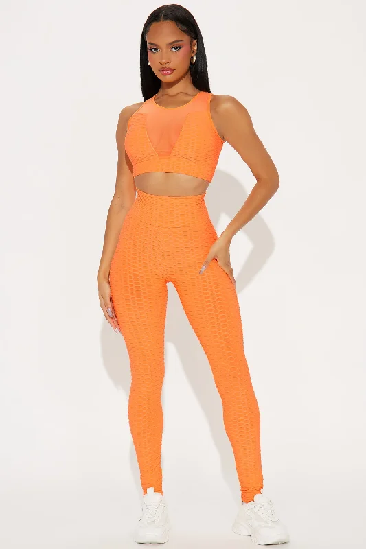 The Best Assets Textured Scrunch Butt Active Leggings - Orange