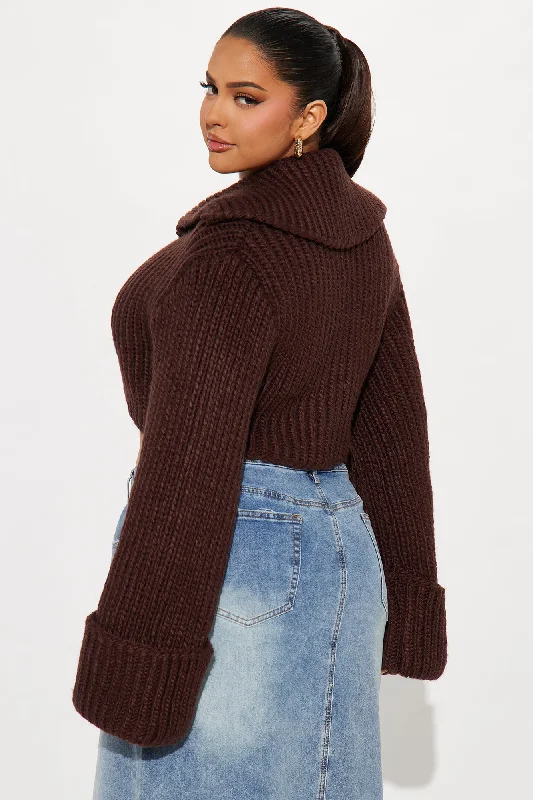 Downtown Chunky Knit Cropped Cardigan - Chocolate