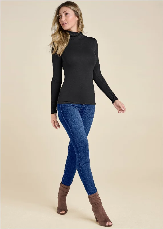 Back cut-out casual top - Black